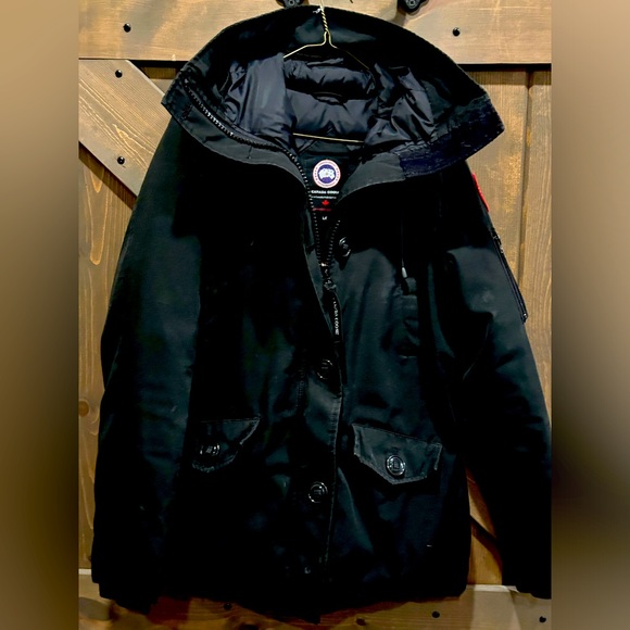 Canada Goose Jackets & Blazers - Canada Goose Women’s coat size L